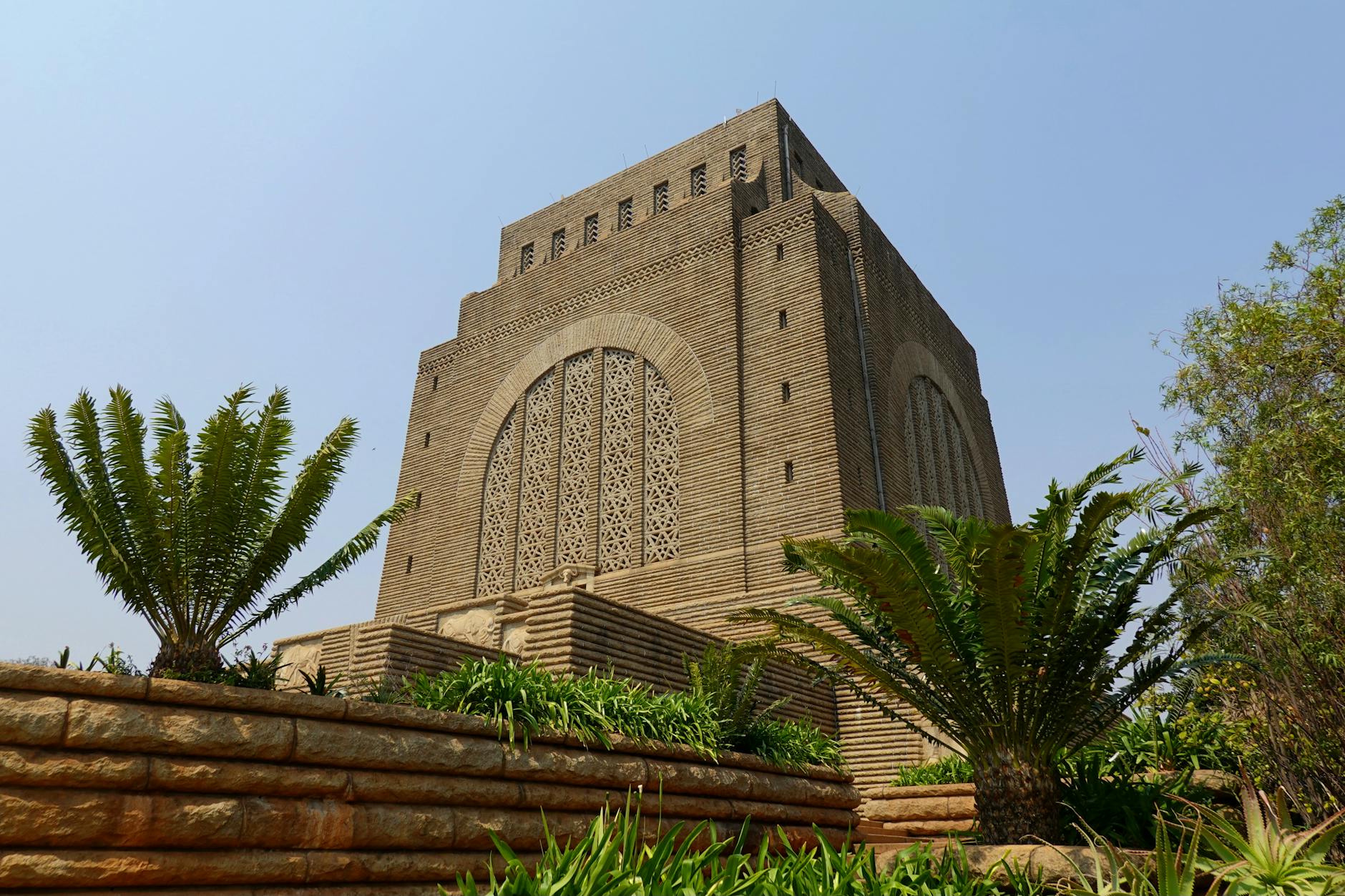Monument Voortrekker w Pretorii na tle nieba