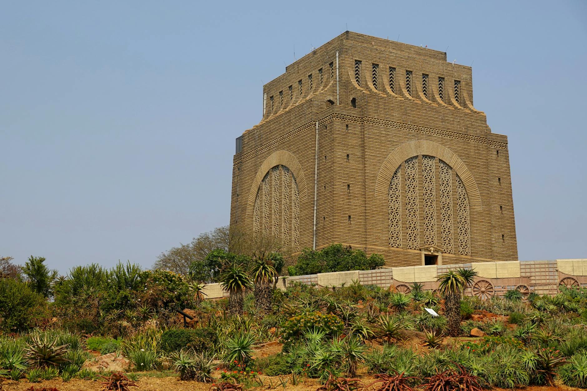 Pomnik Voortrekkerów w Pretorii na tle nieba